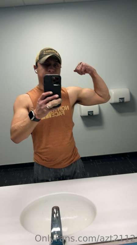 Finally getting back into the gym 👌🏻 can’t wait to make new ..