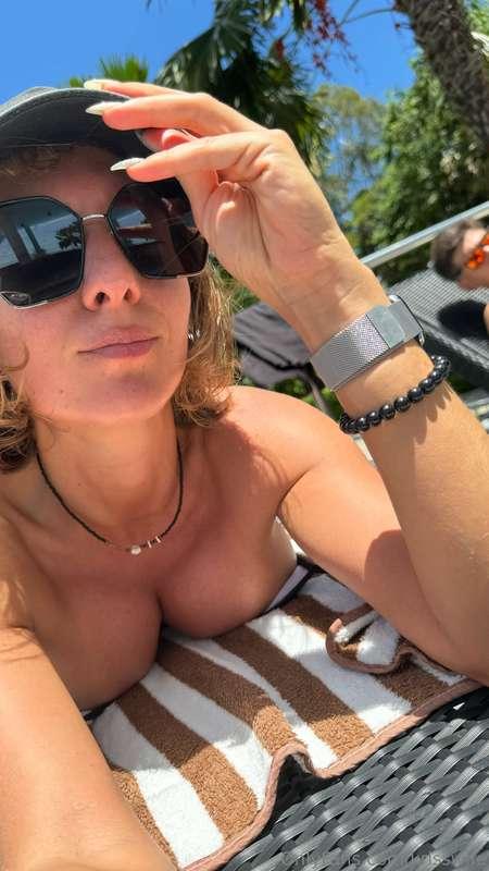 From Kriss, with love. Just a hot MILF enjoying life!