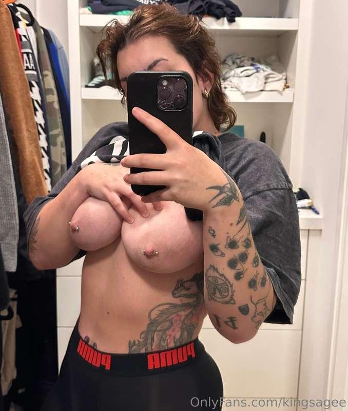 BTGBF (Big Tiddy Goth BF) reporting for duty