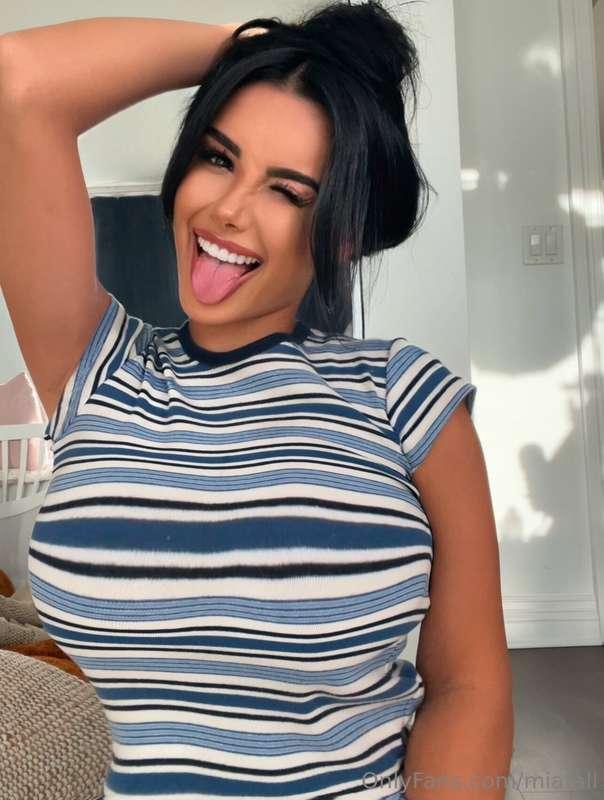 Cute face, dirty thoughts 😋 which one are you focusing on?