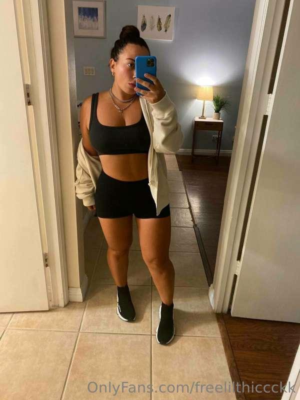 Give me all of your attention, i’m greedy 😈