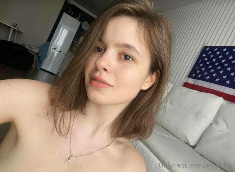 My bestie @babyy_emma enjoys her body and loves to play with..