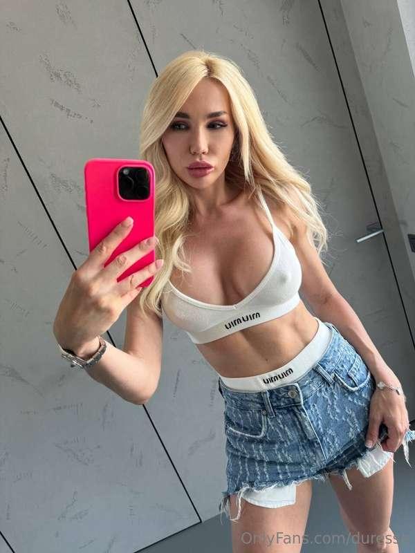 Beauty saves the world and I try my best to beat it💪