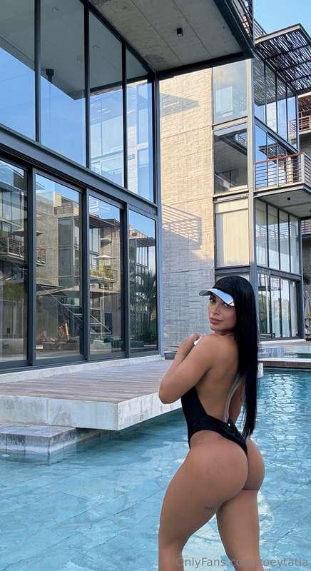 would you get wet with me? 💦