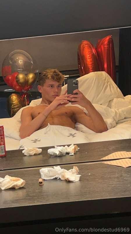 Whos getting excited for christmas🎄🥵