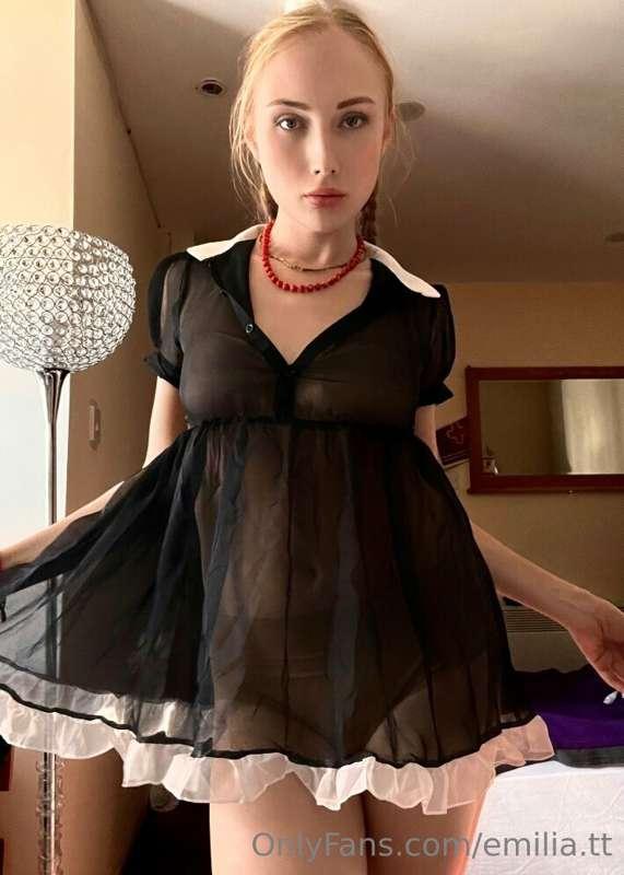 I'm so turned on by see-through dresses, aren't you?🖤DM me🖤