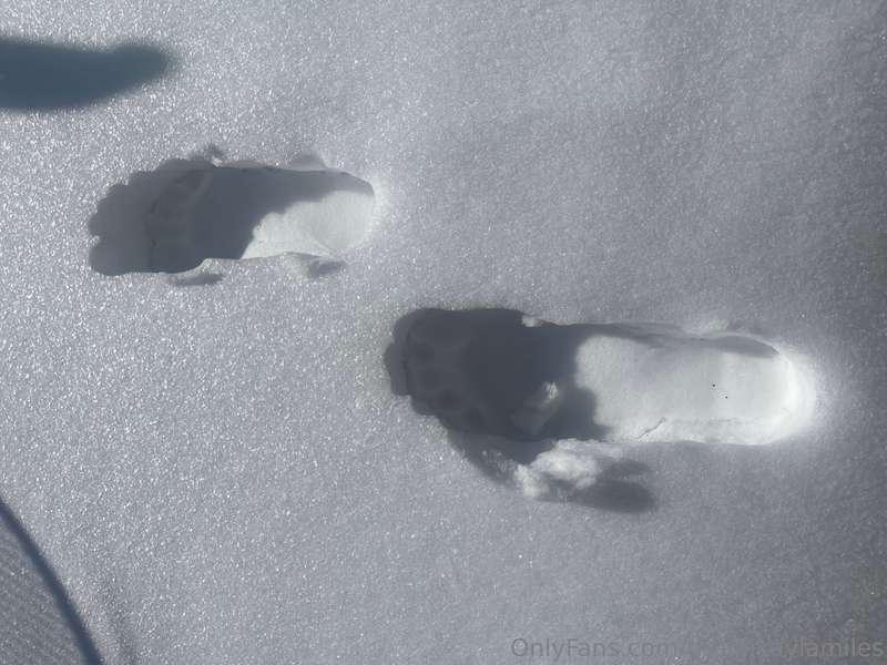 Snow foot prints 😜😉