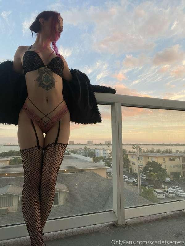 soaking it all in 🌞🖤
