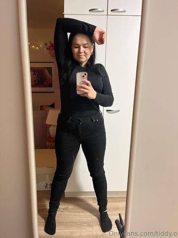 Like this post = You agree that I have waaaaaay too much clo..