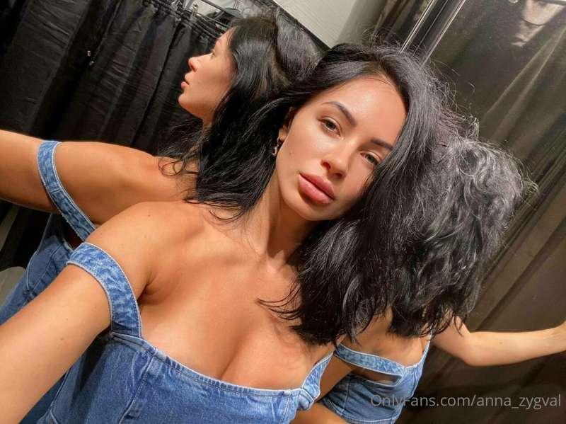 I love being very naughty 😈😈 want to know my thoughts?? 

 w..