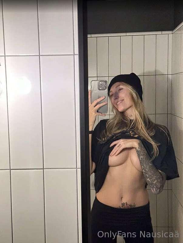 Stand behind me and put your hands under my shirt🤭I'll keep ..