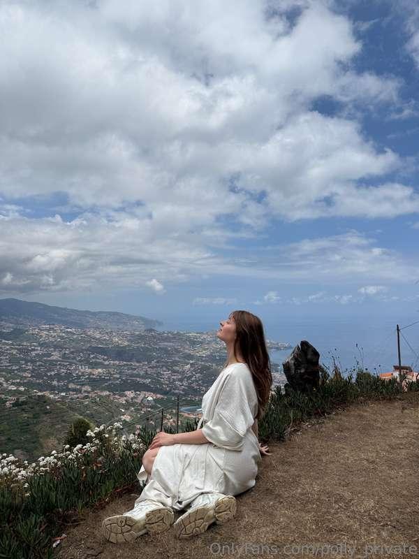 Calmness is where the sky touches your thoughts😍