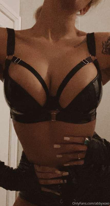 Doing solo content requests In DMs $$