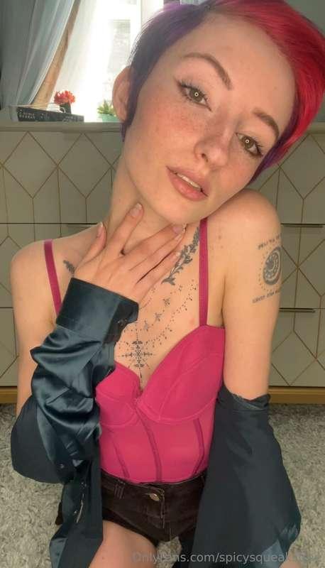 Are you on my VIP yet? @spicysqueaks 😏🖤