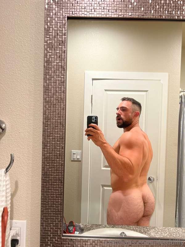 I’m getting so fuxkin thicc