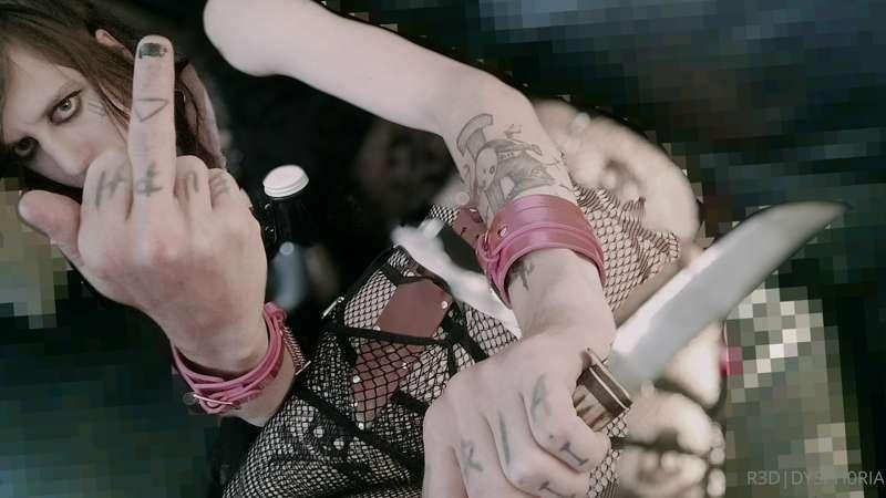 To avoid overwhelming myself, I'ma be posting less photosets..