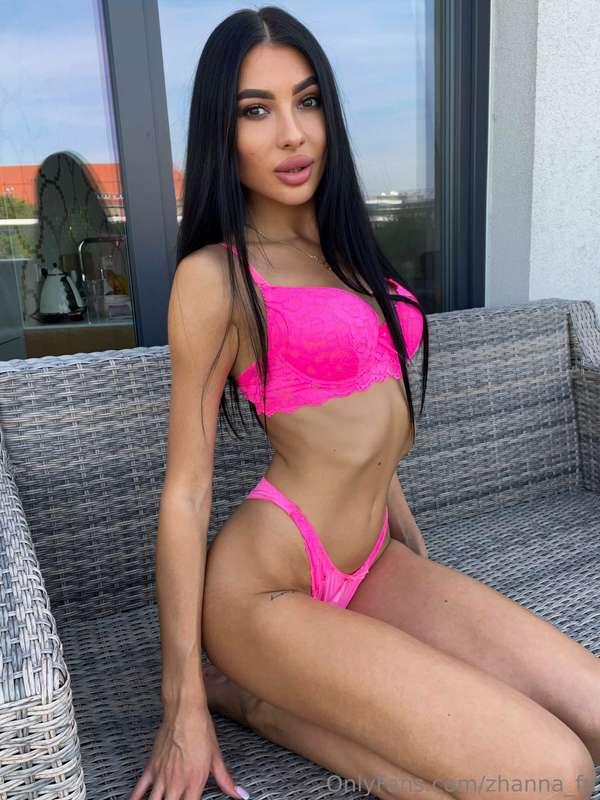 Wanna take off my tiny panties?😉👙🔥