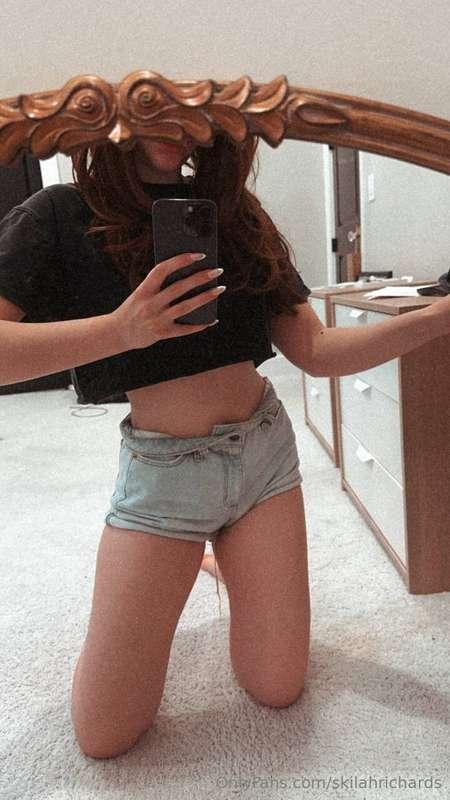 Wanna get me naked? 😜 dm me 