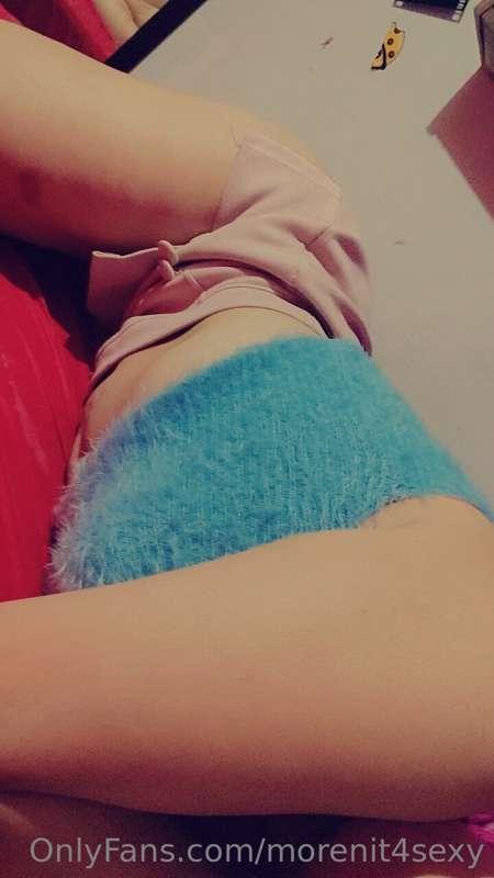 Like❤️ si te gusta el color de mi falda 🥵😈