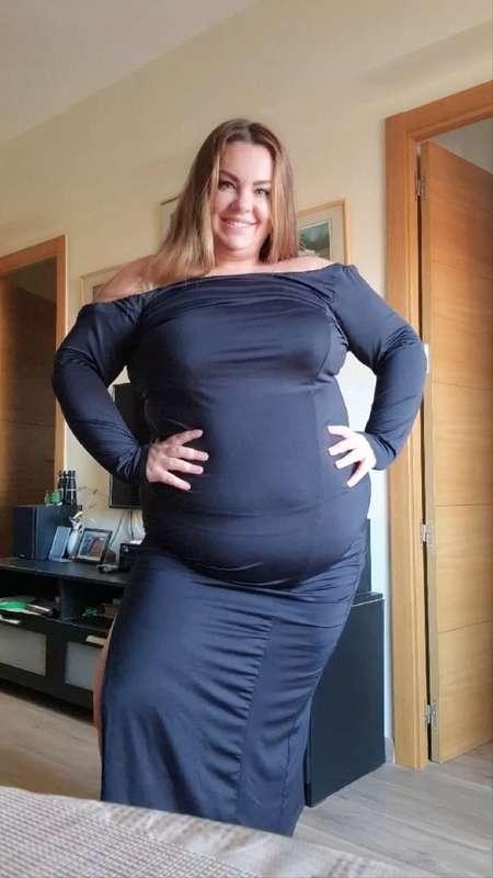 Do you like my dress?  Or is it better to take it off?