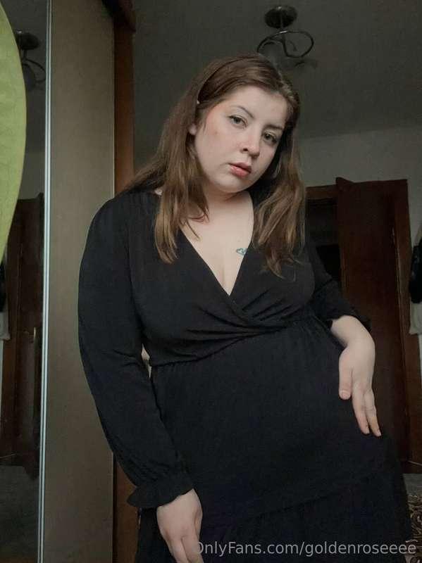 do you like that black dress? 🥵