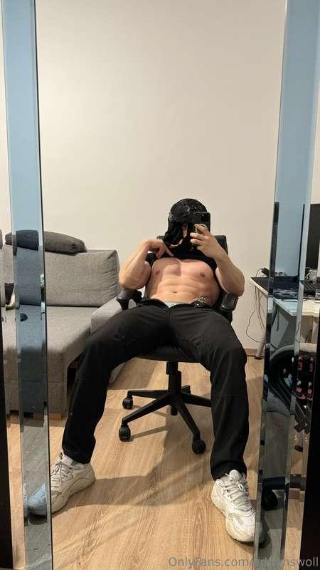 Daddy König. Check dms 