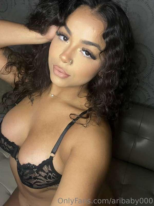 I'm online Tip $15 for a sexting session for 25 minutes 💦 an..