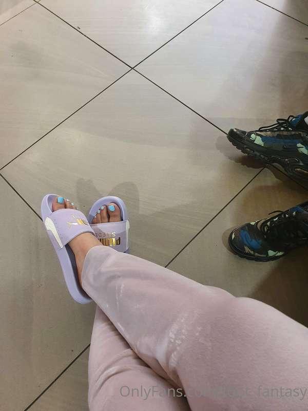 New colour out and about 💦💦
