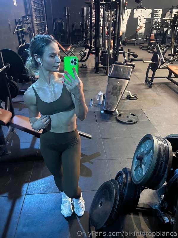 gym pics alwayssss do u like this set?
