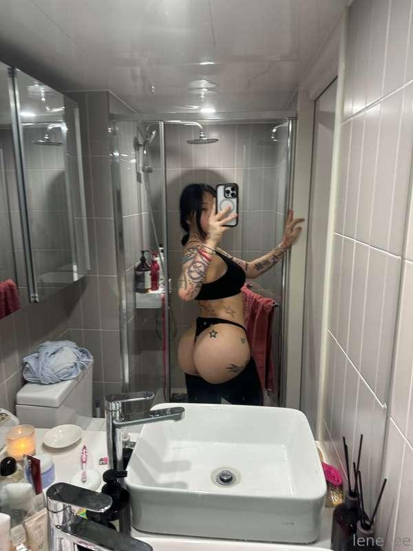 tried a new toy in the shower today and got a lil tooooo int..