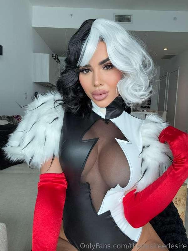 Should I be naughty or nice?😈