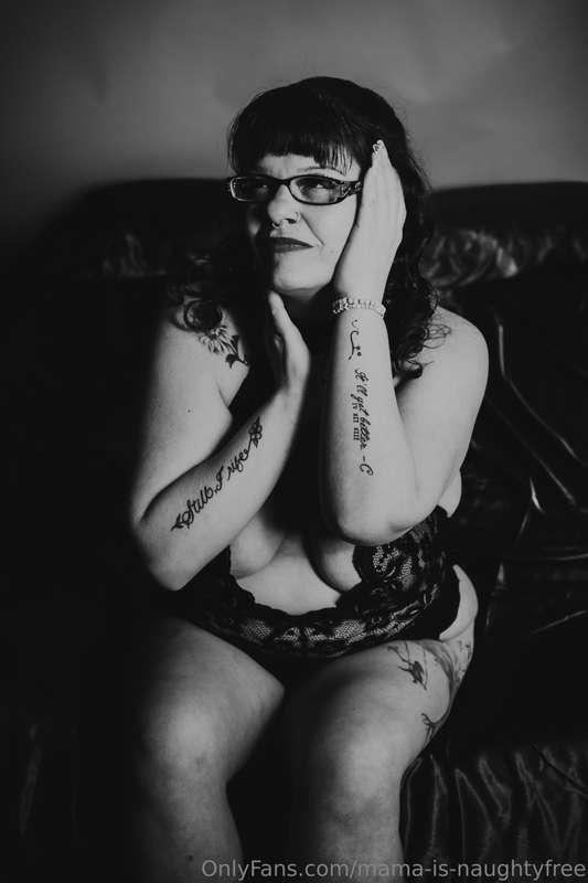 mama-is-naughtyfree image #0