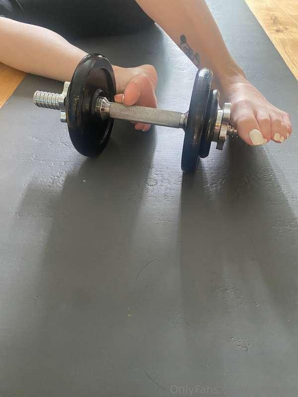 Who wants to get sweaty together? 😉