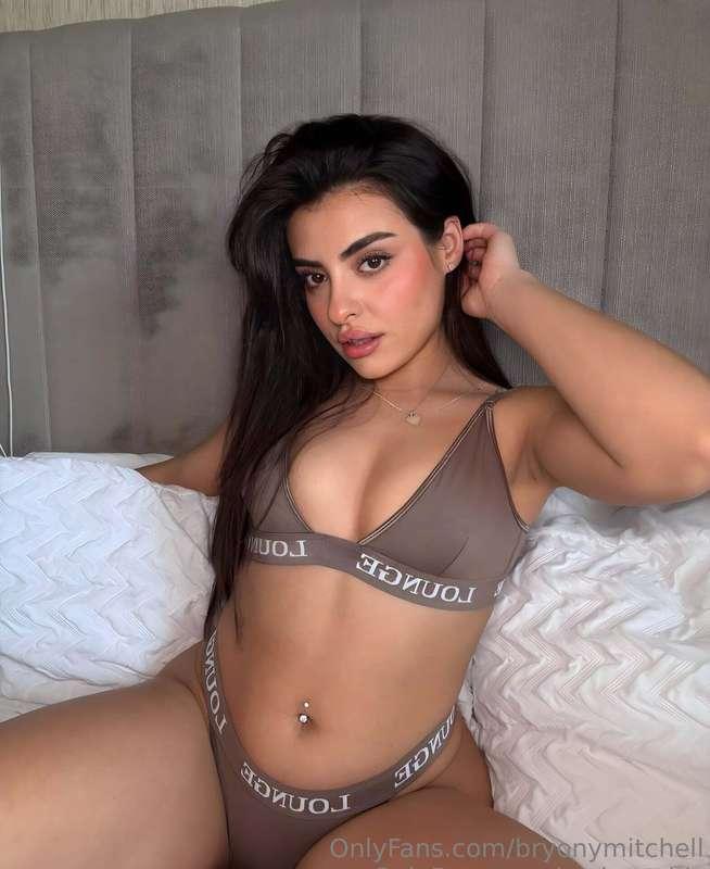 @ameliaellison is waiting to ruin your focus… and it’s FREE ..