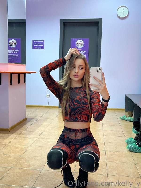 Do you want to see how beautifully I twist my ass in the dan..