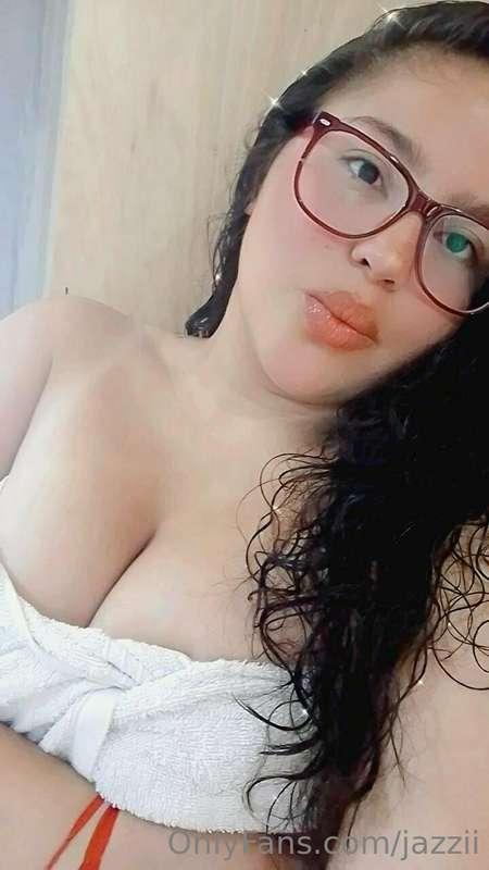 good morning.. fresh out of bath 😍🤤💧💧💧