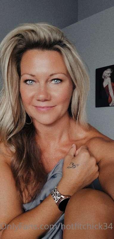 Good Morning! Happy Friday! 💋💋.   Shoot me a message if you’..