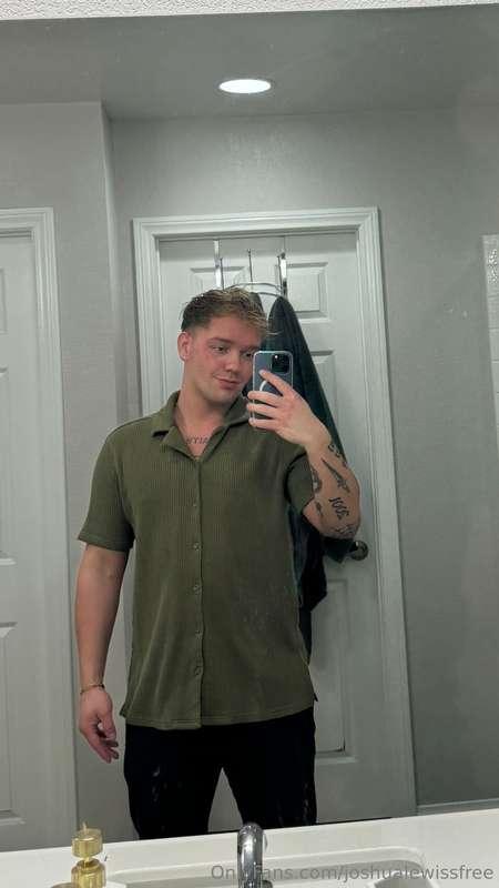 Would you go out to the club with me? 😏