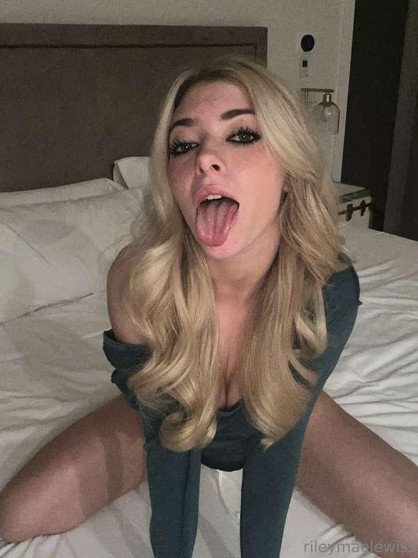 What should I do with my tongue? 👅