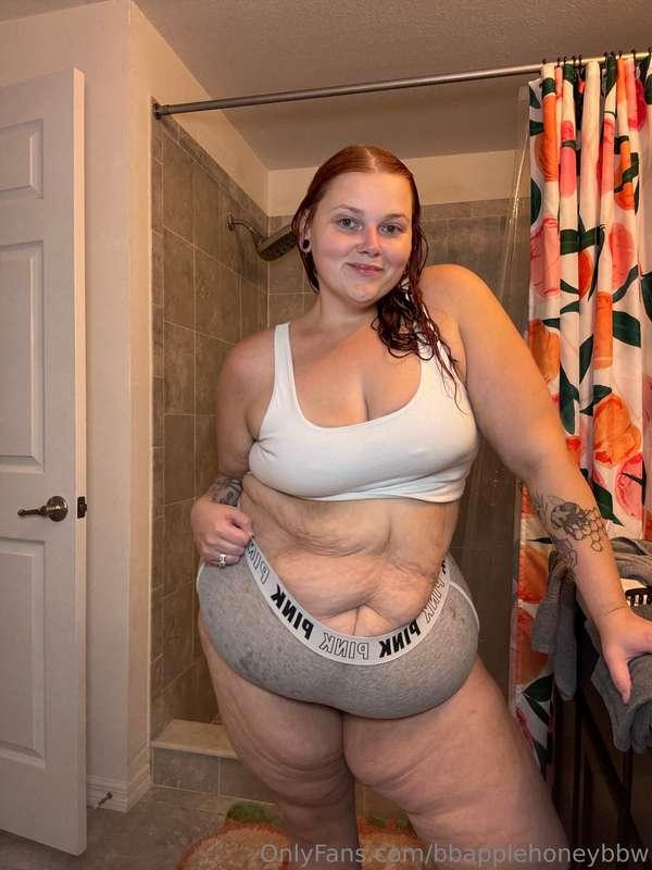 After shower squishy milf hehe Took these last night, no mak..