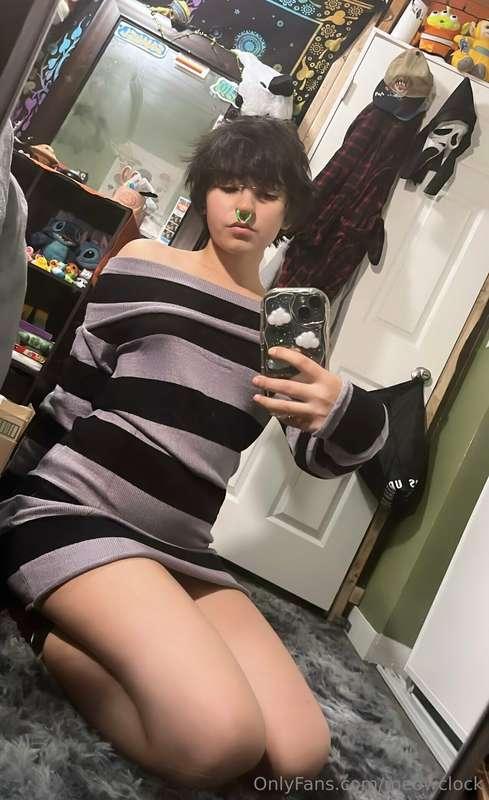 happy friday! :3 (and ty to the person who got me this dress..