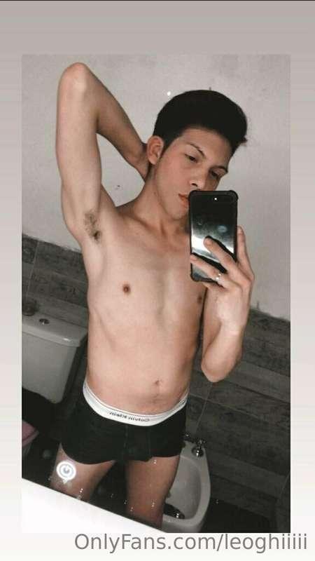 @jhonyourskinnyboy hello daddy, cute your baby can fulfill y..