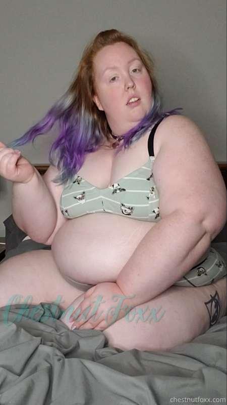 I love this lingerie set. It's so comfy. Do you want to see ..