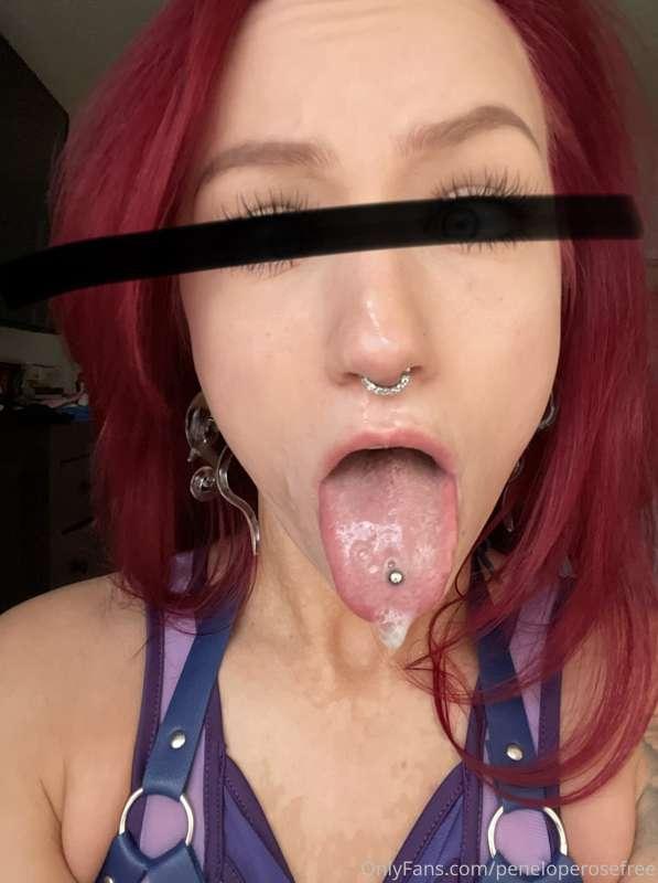 *Halloween Special - BJ + Facial*

Starfire is a slut for cu..