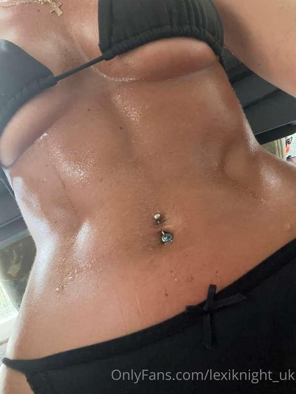 Let’s get sweaty babe 💦🙈