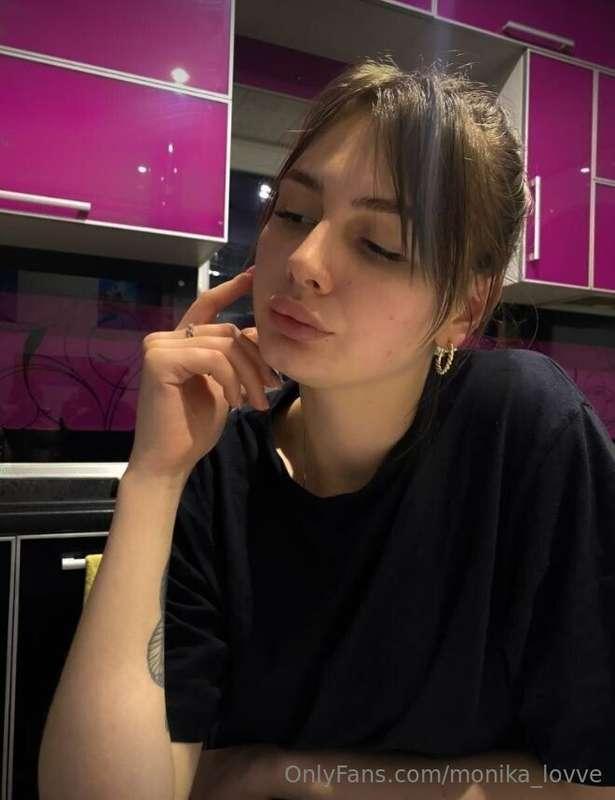 Cum right here @ksyusha.kiss.02 💦💦💦
Cute girl @ksyusha.kiss...