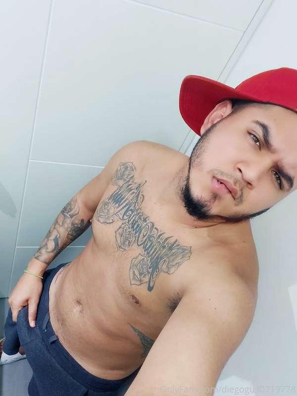 Ven y muerde mis labios o prefieres morder otra cosa.?
😉
Com..