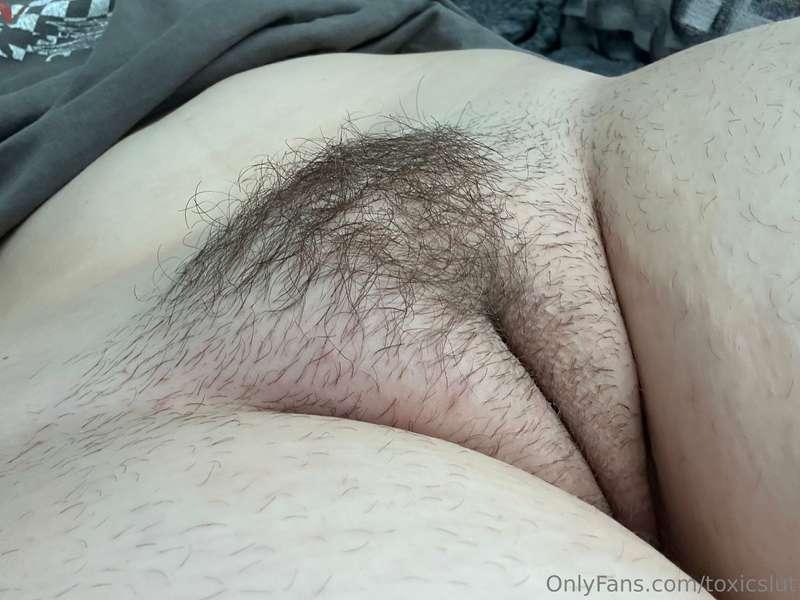 Fat pussy looks squishy and cute ☺️