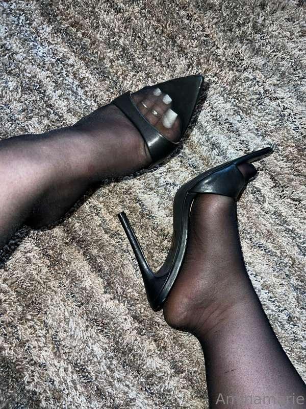 I heard you wanted some pantyhose