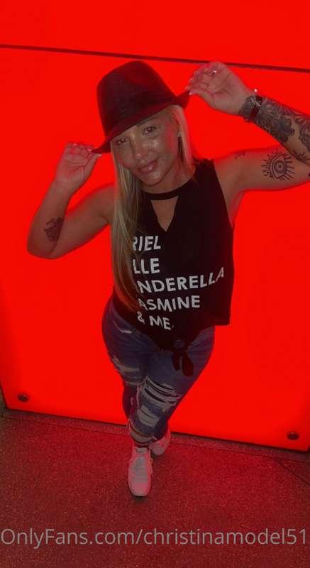 I need a red room!!!!!